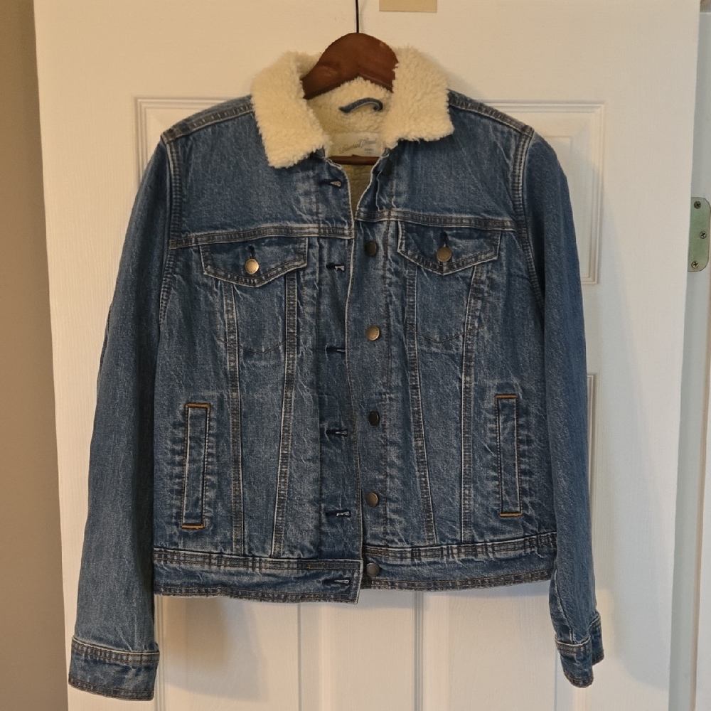Universal Thread Cream Sherpa Jacket